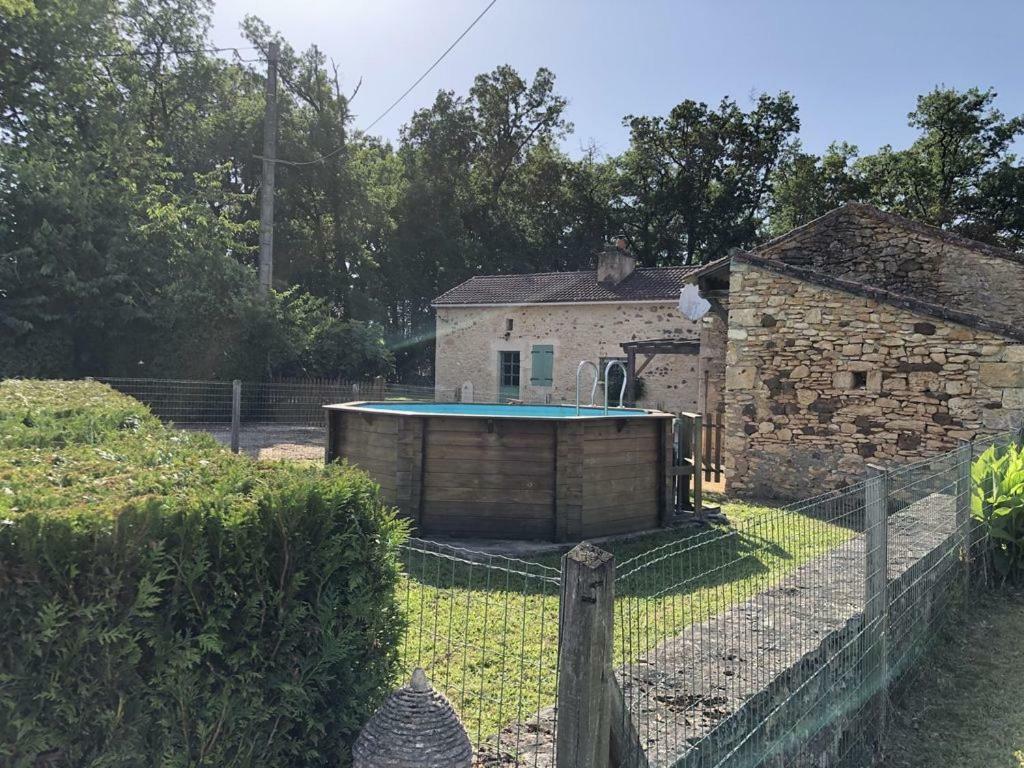 Gite De L Oustalneou Cuzorn Exterior photo