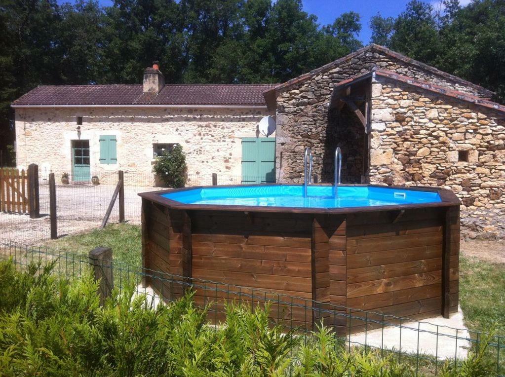 Gite De L Oustalneou Cuzorn Exterior photo
